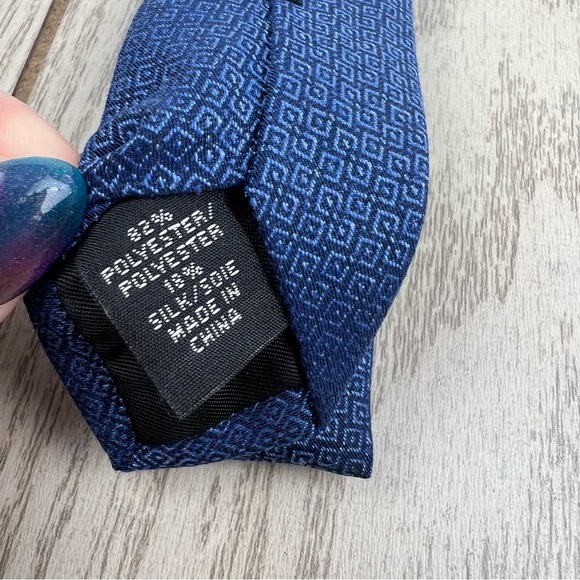 579 - Calvin Klein Tie 400 Blue Square CK21100076 Silk Blend MSRP $69.50 - Picture 3 of 5